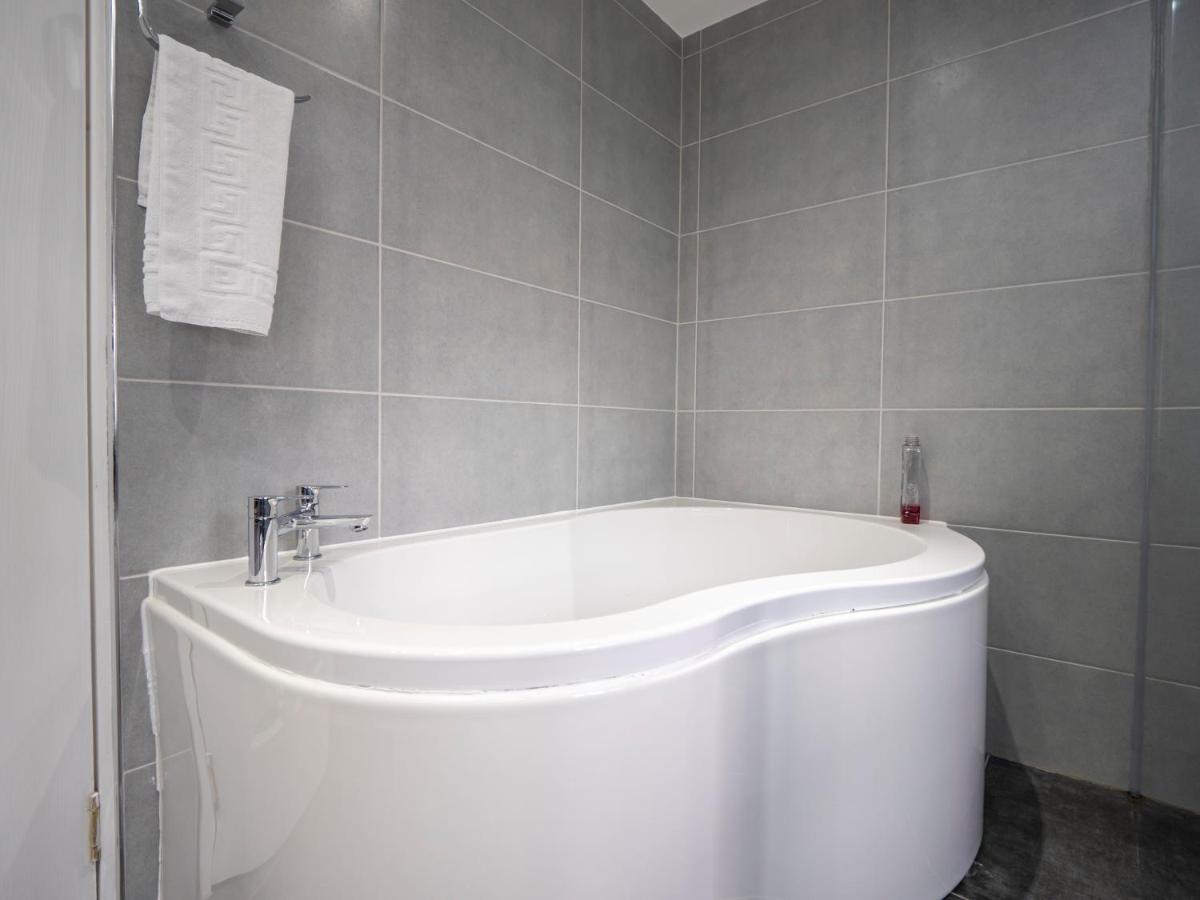 Blackbull Hotel Tarbolton Екстер'єр фото